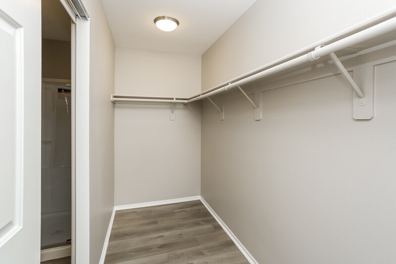 2,140/Mo, 4447 Acropolis Ave North Las Vegas, NV 89031 Walk In Closet View