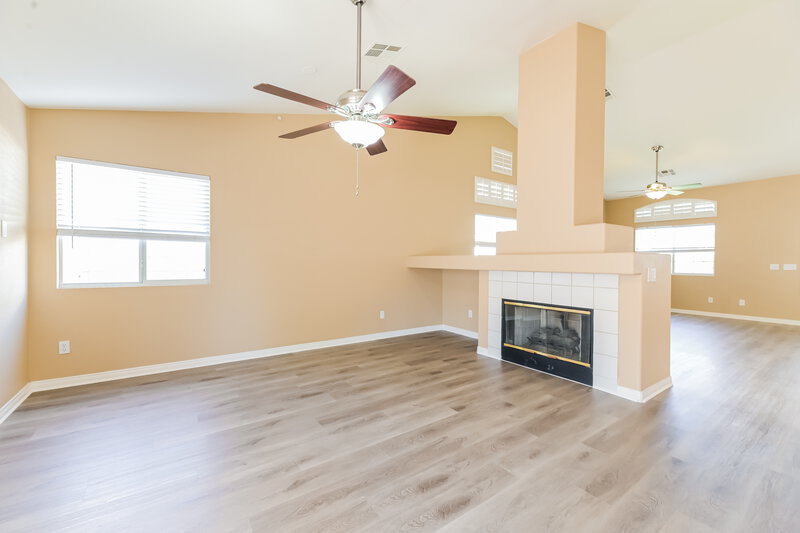 2,175/Mo, 245 Amber Light Ct Henderson, NV 89074 Living Room View