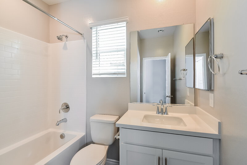 2,585/Mo, 4408 Contour Bend Ave North Las Vegas, NV 89084 Bathroom View