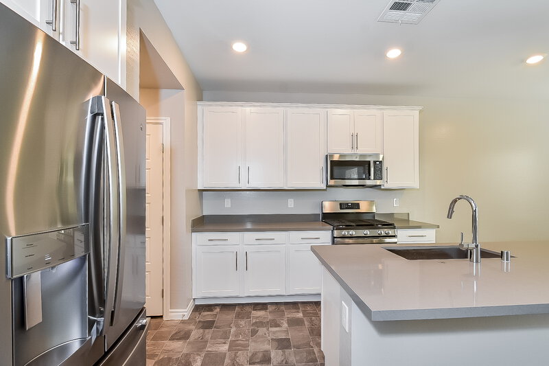 2,650/Mo, 4412 Contour Bend Ave North Las Vegas, NV 89084 Kitchen View