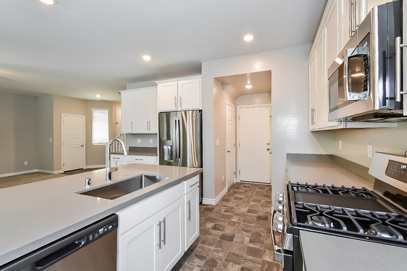 2,650/Mo, 4412 Contour Bend Ave North Las Vegas, NV 89084 Kitchen View 2
