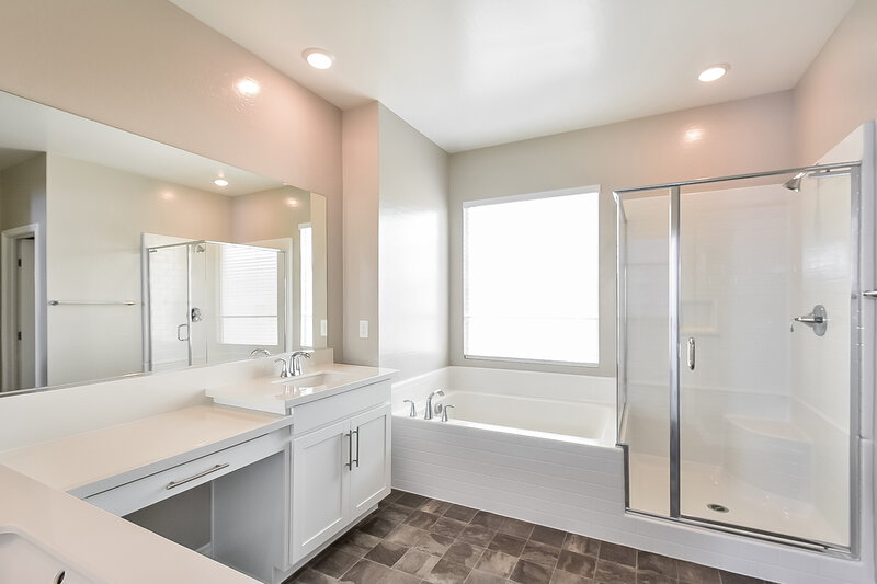 2,650/Mo, 4412 Contour Bend Ave North Las Vegas, NV 89084 Main Bathroom View