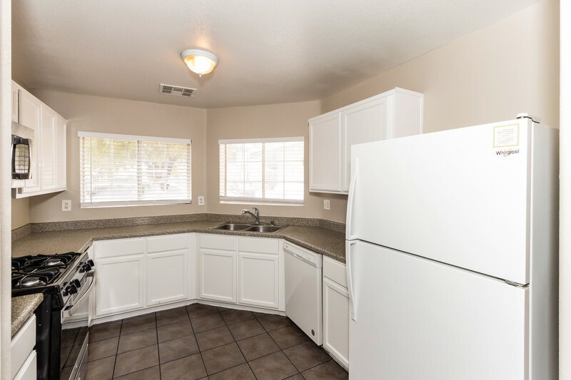 2,150/Mo, 1026 Cliffbrook Hedge Ave North Las Vegas, NV 89081 Misc View 4