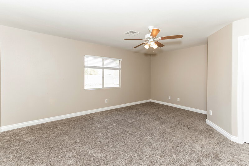 2,150/Mo, 1026 Cliffbrook Hedge Ave North Las Vegas, NV 89081 Misc View 5