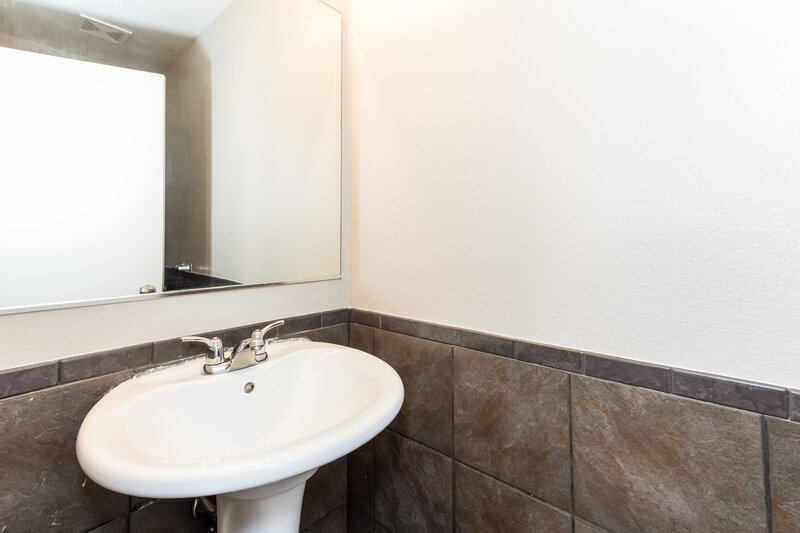 2,150/Mo, 1026 Cliffbrook Hedge Ave North Las Vegas, NV 89081 Misc View 13