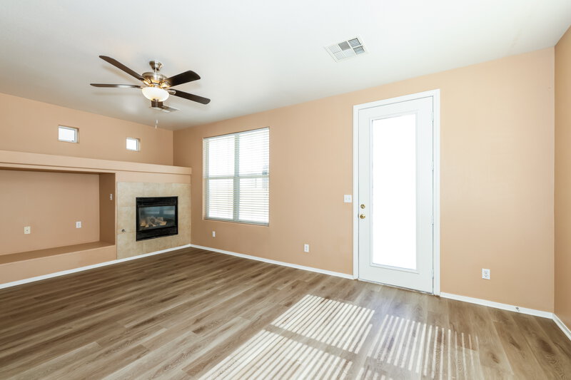 2,060/Mo, 2808 River Ranch Pl North Las Vegas, NV 89081 Family Room View