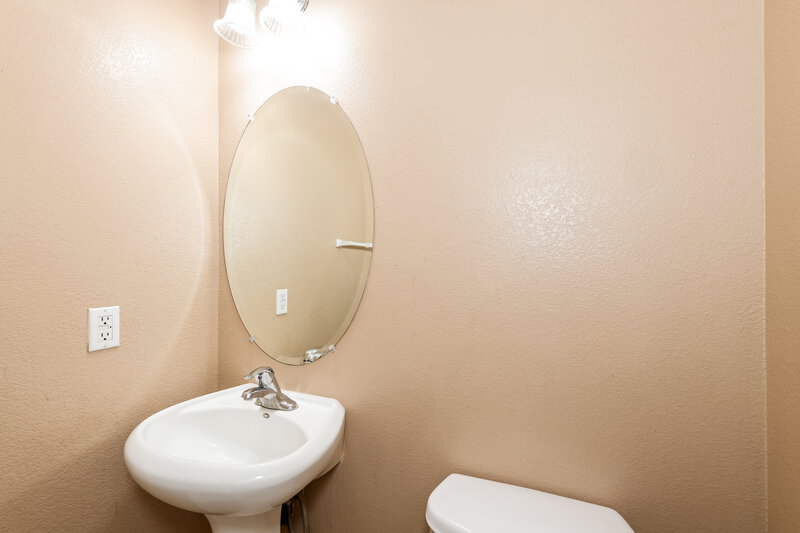 2,060/Mo, 2808 River Ranch Pl North Las Vegas, NV 89081 Bathroom View 2