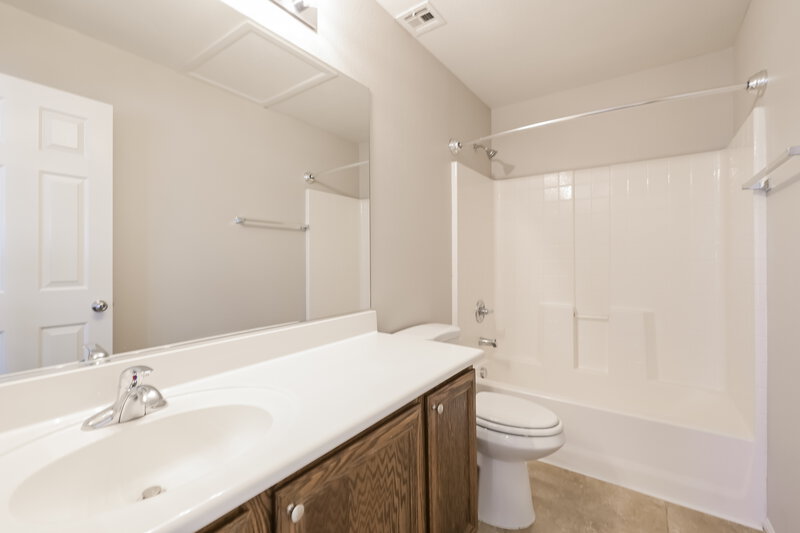 2,255/Mo, 1409 Winters Run Ave Las Vegas, NV 89183 Bathroom View