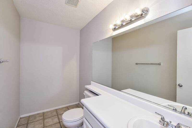 1,985/Mo, 6048 Belladonna Cir Las Vegas, NV 89142 Bathroom View