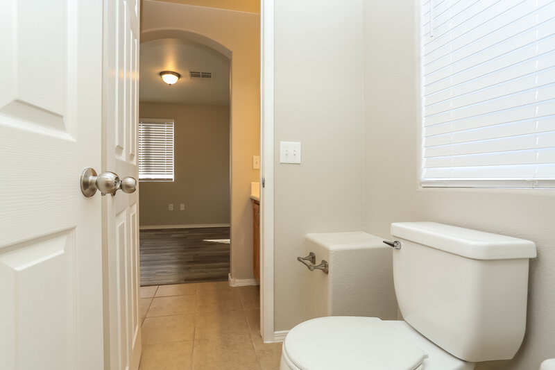 1,935/Mo, 9144 Spoonbill Ridge Pl Las Vegas, NV 89143 Bathroom View