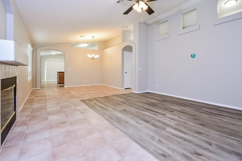 1,985/Mo, 7028 Old Village Ave Las Vegas, NV 89129 Living Room View