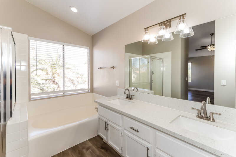 3,330/Mo, 1324 Walstone Rd North Las Vegas, NV 89031 Main Bathroom View