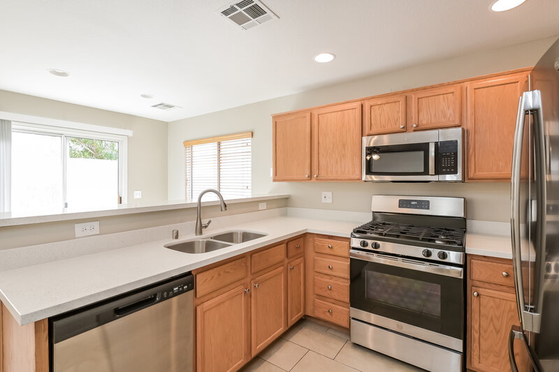 1,940/Mo, 10603 Pueblo Springs St Las Vegas, NV 89183 Kitchen View 2