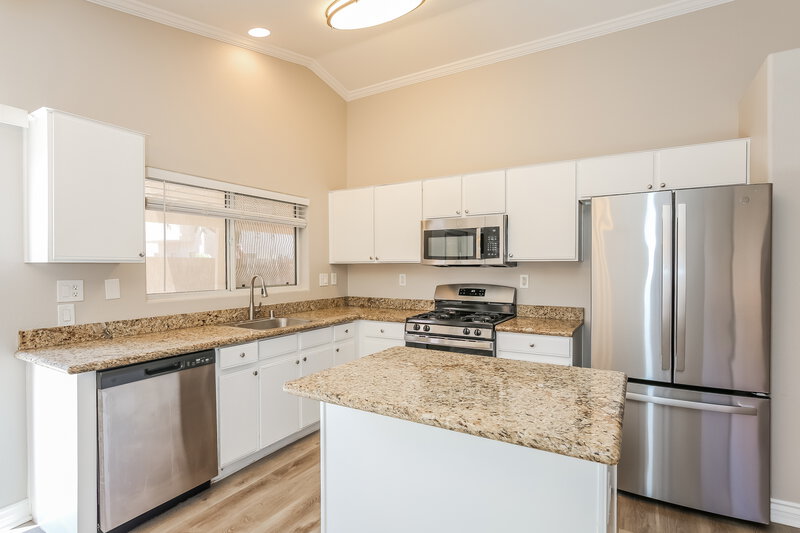 2,035/Mo, 5317 Creeping Ivy Ct North Las Vegas, NV 89031 Kitchen View