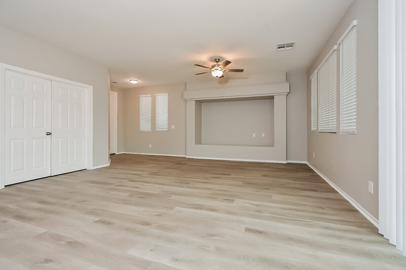 2,165/Mo, 4708 Grey Heron Dr North Las Vegas, NV 89084 Living Room View 2