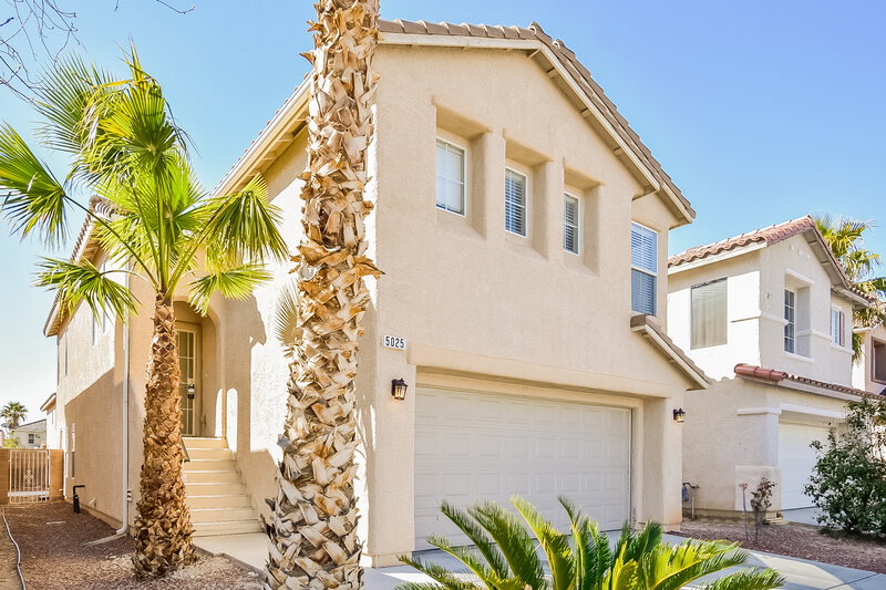 2,570/Mo, 5025 Whistling Acres Ave Las Vegas, NV 89131 Front View