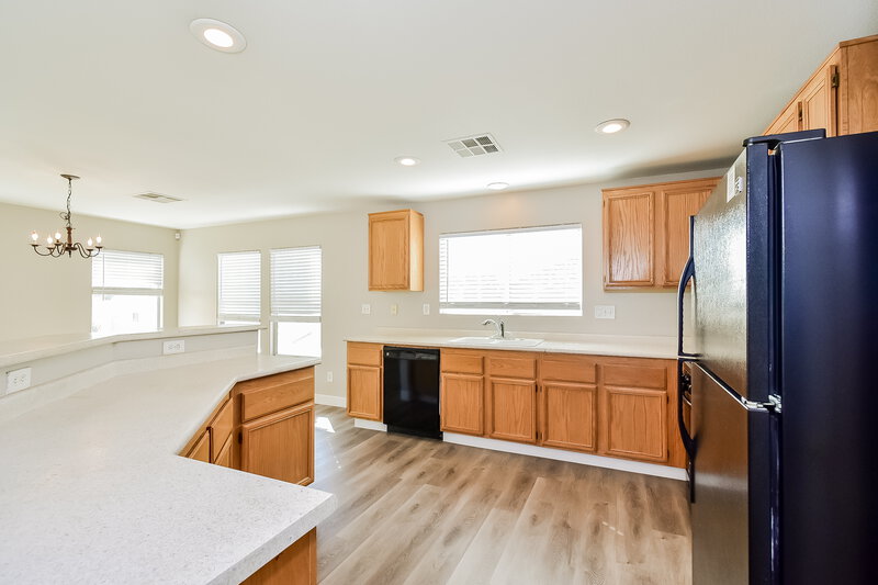 2,570/Mo, 5025 Whistling Acres Ave Las Vegas, NV 89131 Kitchen View
