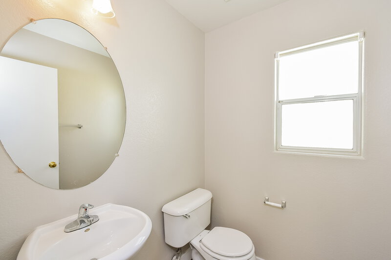 2,570/Mo, 5025 Whistling Acres Ave Las Vegas, NV 89131 Bathroom View