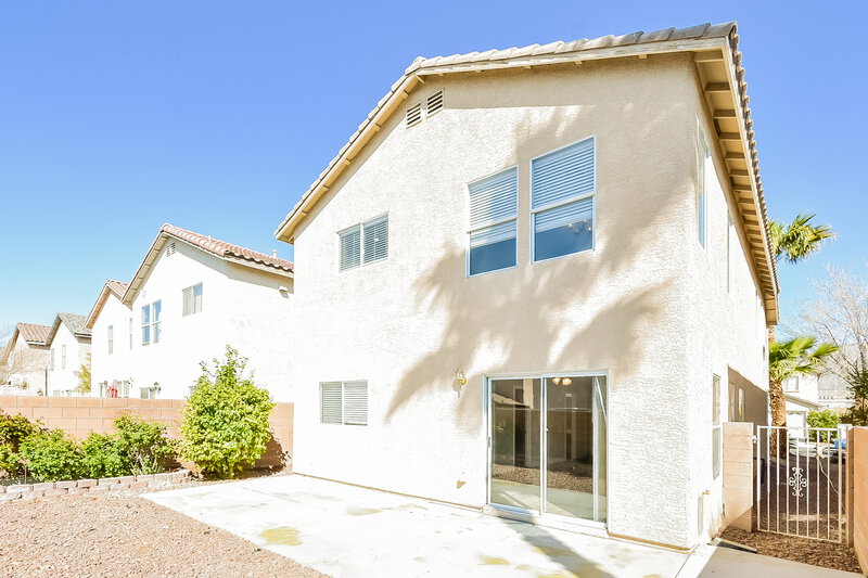 2,570/Mo, 5025 Whistling Acres Ave Las Vegas, NV 89131 Rear View