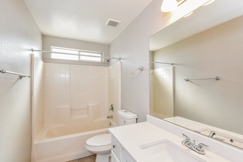 2,300/Mo, 7661 Rainbow Cove Dr Las Vegas, NV 89131 Bathroom View 2
