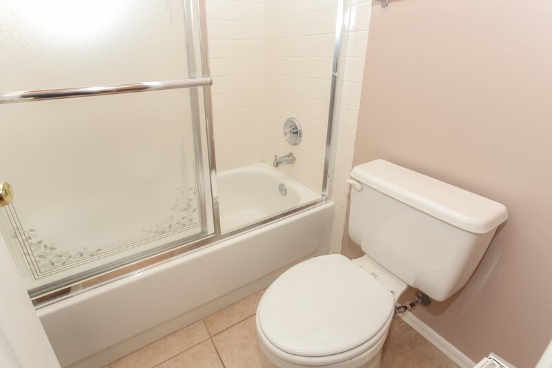 1,760/Mo, 5637 Island Mist St Las Vegas, NV 89130 Bathroom View 2