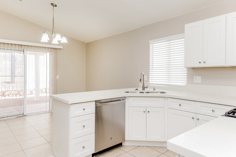 1,850/Mo, 3913 Copperhead Hills St Las Vegas, NV 89129 Kitchen View