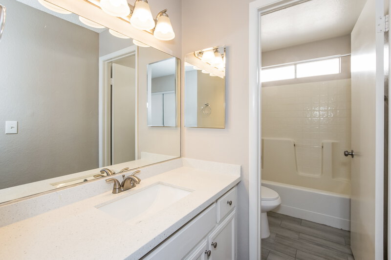 2,045/Mo, 644 Paulson Dr Las Vegas, NV 89123 Main Bathroom View