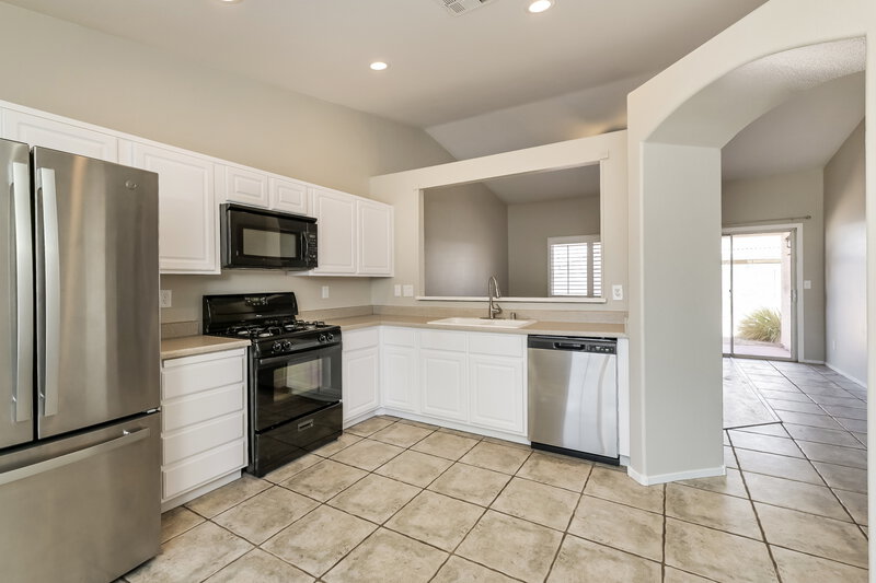 2,050/Mo, 1030 Blue Lantern Dr Henderson, NV 89015 Kitchen View 2