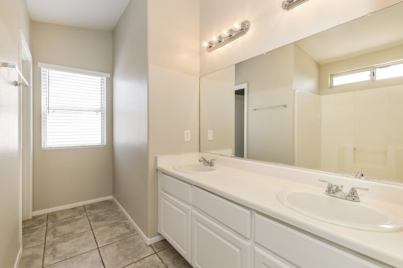 2,050/Mo, 1030 Blue Lantern Dr Henderson, NV 89015 Main Bathroom View