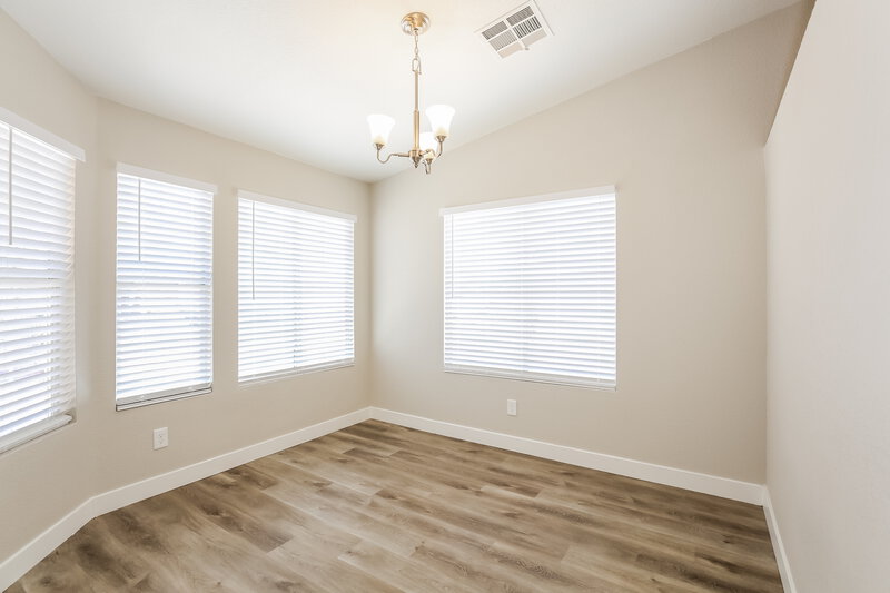 1,860/Mo, 330 Casa del Norte Dr North Las Vegas, NV 89031 Dining Room View