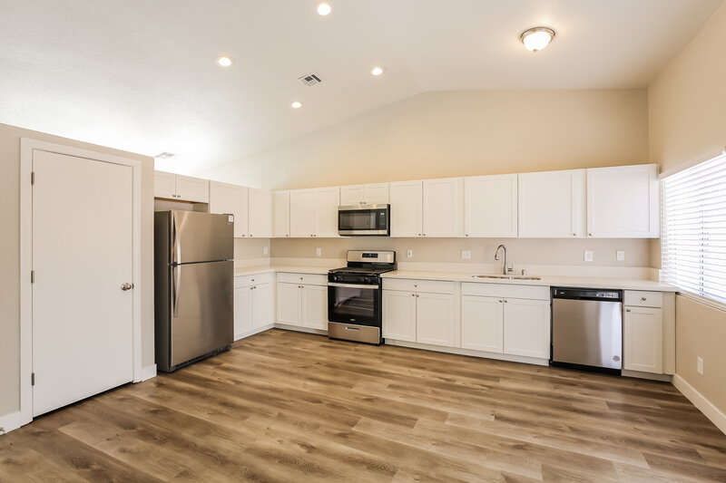 1,860/Mo, 330 Casa del Norte Dr North Las Vegas, NV 89031 Kitchen View