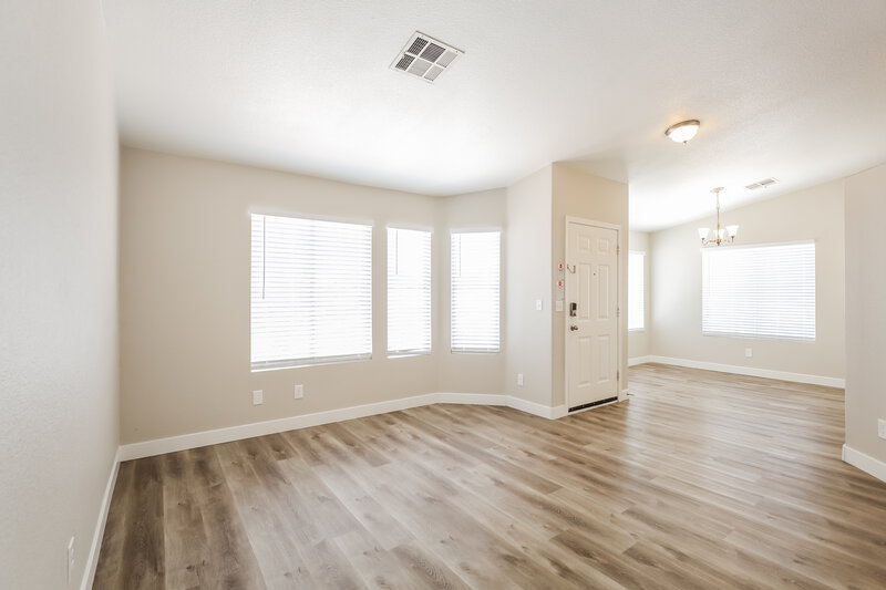 1,860/Mo, 330 Casa del Norte Dr North Las Vegas, NV 89031 Family Room View 2