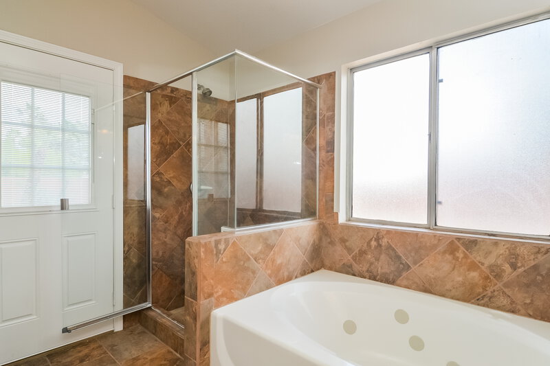 2,295/Mo, 7450 Falcon Rock Dr Las Vegas, NV 89123 Main Bathroom View