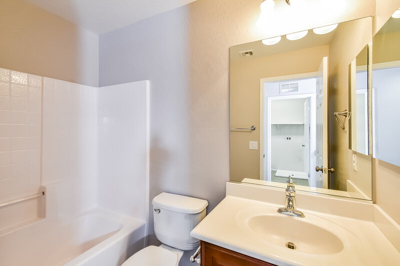 2,305/Mo, 10838 La Florentina Ave Las Vegas, NV 89166 Bathroom View 2