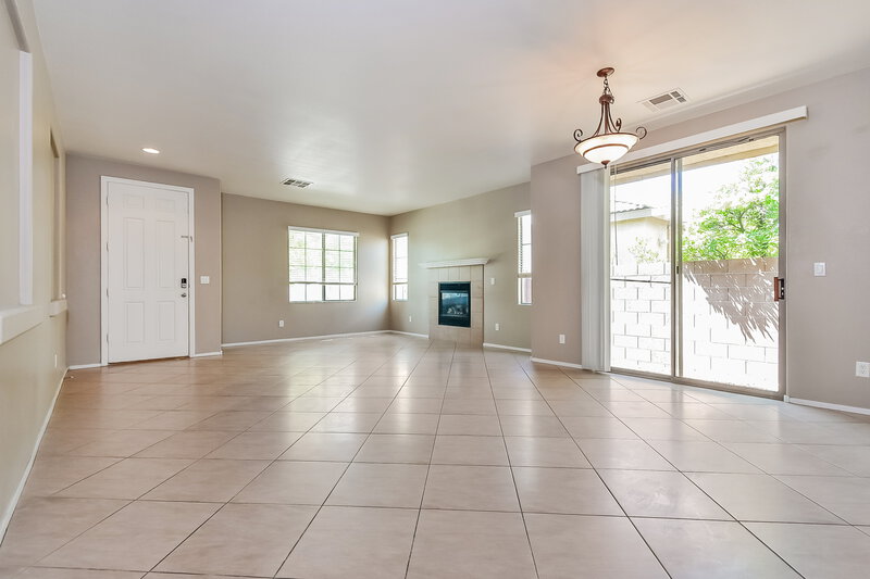 1,910/Mo, 3824 Helens Pouroff Ave North Las Vegas, NV 89085 Dining Room View