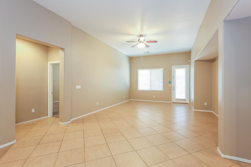 2,290/Mo, 3824 Helens Pouroff Ave North Las Vegas, NV 89085 Family Room View 2