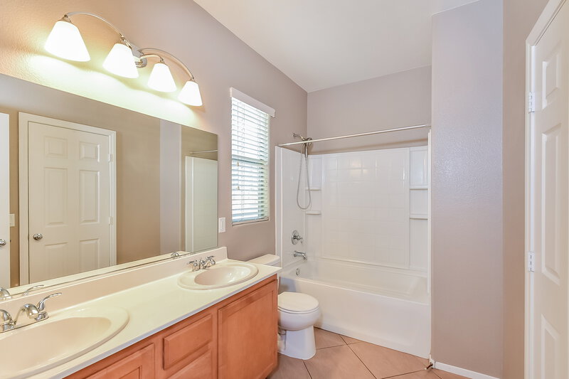 1,910/Mo, 3824 Helens Pouroff Ave North Las Vegas, NV 89085 Bathroom View