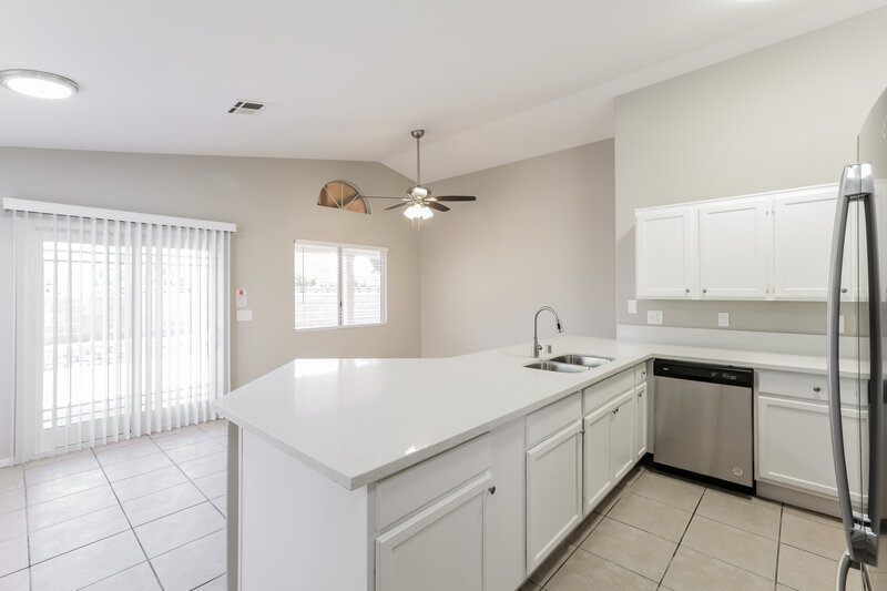 2,045/Mo, 7113 Junction Village Ave Las Vegas, NV 89129 Kitchen View 2