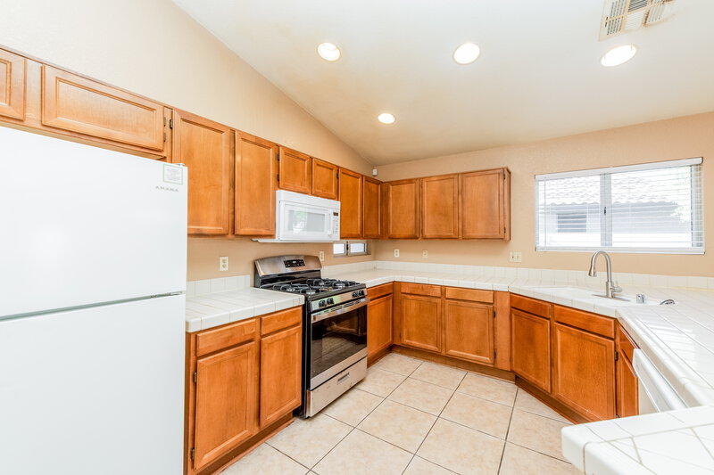 1,970/Mo, 1612 Rio Bravo Dr North Las Vegas, NV 89031 Kitchen View 2