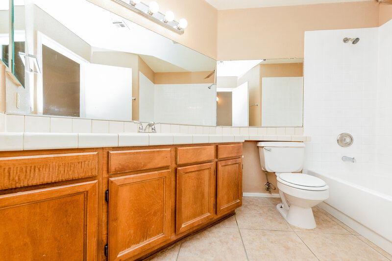 1,970/Mo, 1612 Rio Bravo Dr North Las Vegas, NV 89031 Bathroom View
