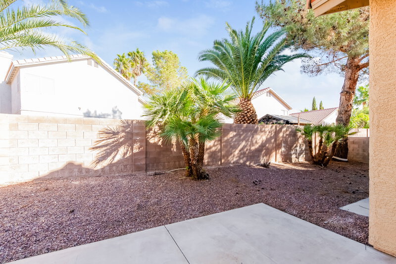 1,970/Mo, 1612 Rio Bravo Dr North Las Vegas, NV 89031 Backyard View