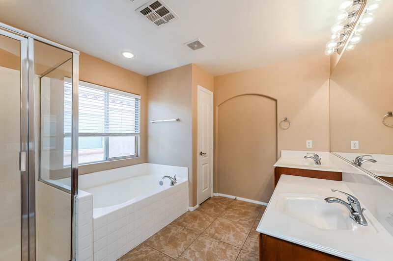 2,030/Mo, 7648 Lookout Hill St Las Vegas, NV 89149 Main Bathroom View
