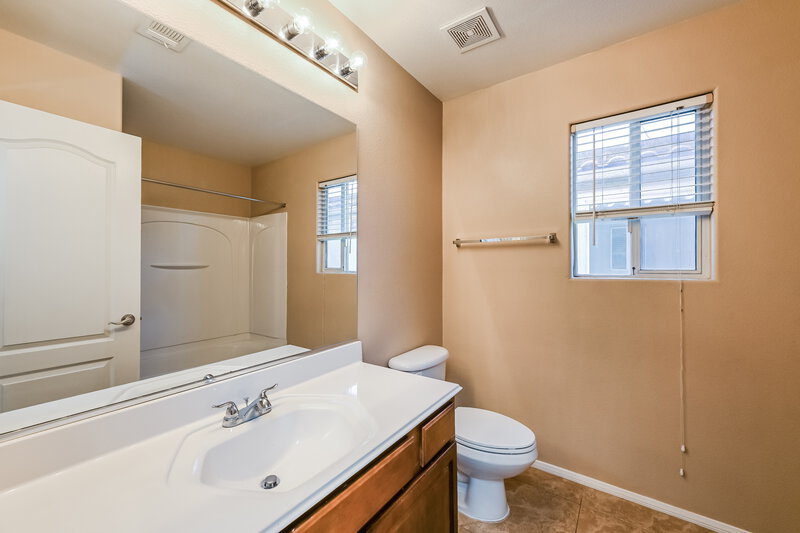 2,030/Mo, 7648 Lookout Hill St Las Vegas, NV 89149 Bathroom View