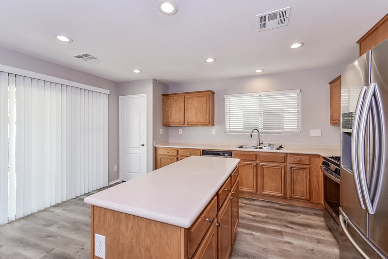 2,285/Mo, 7620 Emerald Ridge Ct Las Vegas, NV 89129 Kitchen View