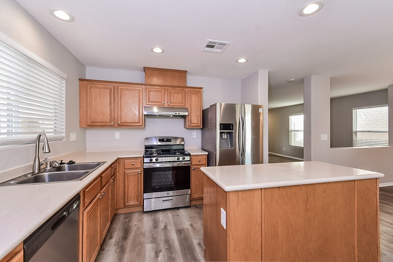 2,285/Mo, 7620 Emerald Ridge Ct Las Vegas, NV 89129 Kitchen View 2