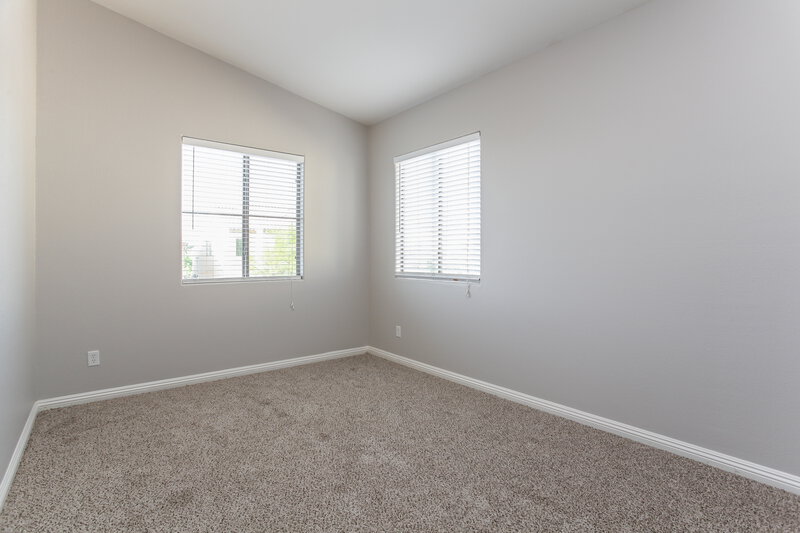 2,020/Mo, 8120 Chestnut Hollow Ave Las Vegas, NV 89131 Bedroom View 3