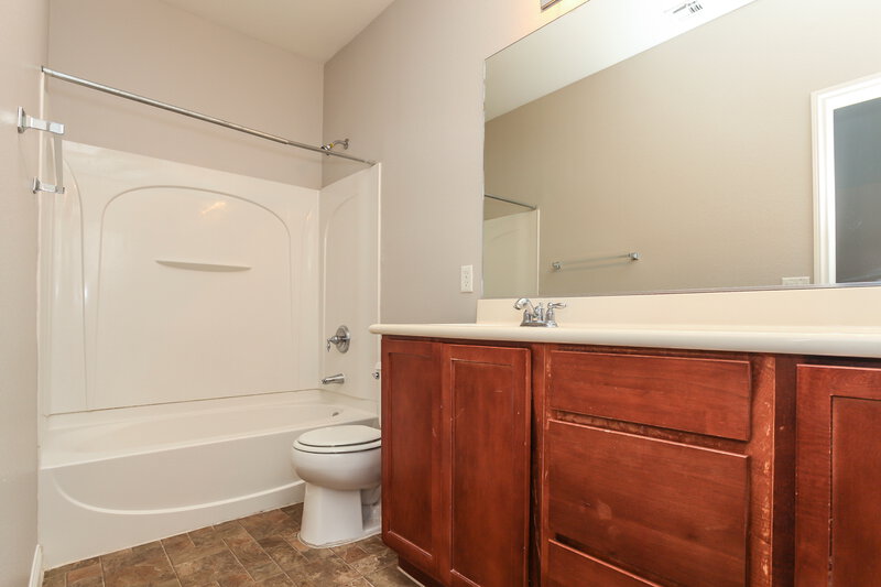 2,020/Mo, 8120 Chestnut Hollow Ave Las Vegas, NV 89131 Bathroom View