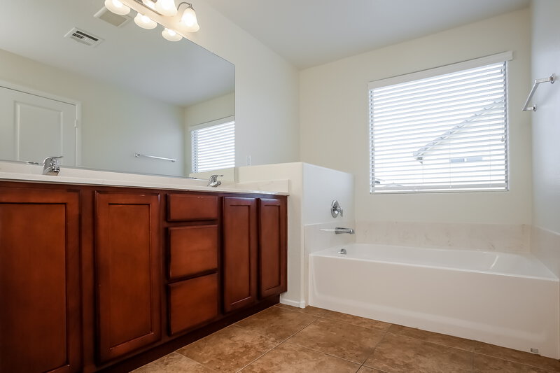 2,550/Mo, 10819 Azure Ocean Ave Las Vegas, NV 89166 Master Bathroom View 2