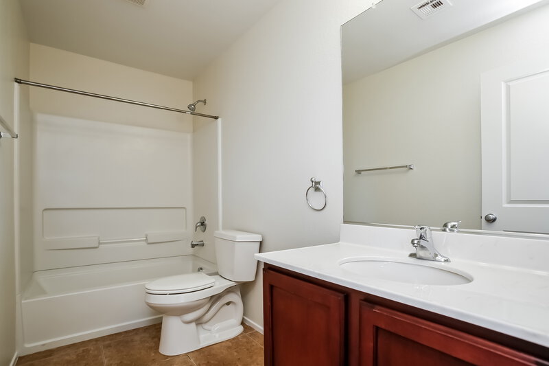 2,550/Mo, 10819 Azure Ocean Ave Las Vegas, NV 89166 Bathroom View