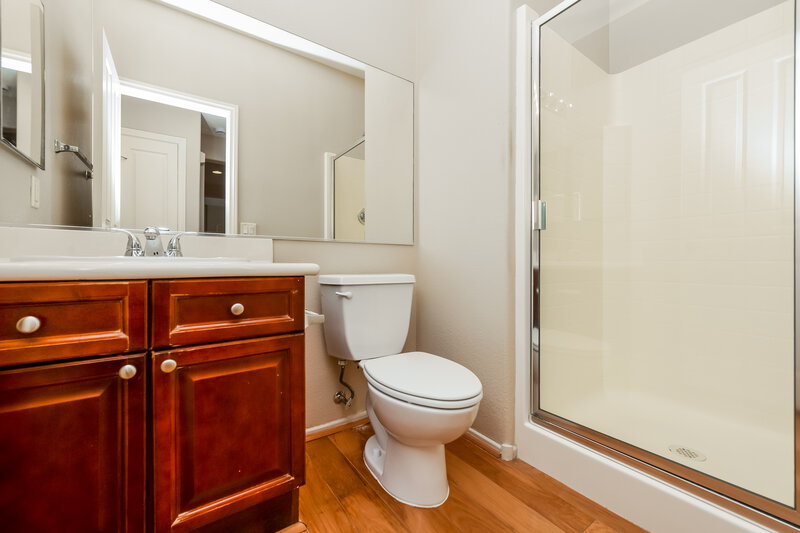 2,600/Mo, 9337 Hampstead Hills Ave Las Vegas, NV 89149 Bathroom View 2